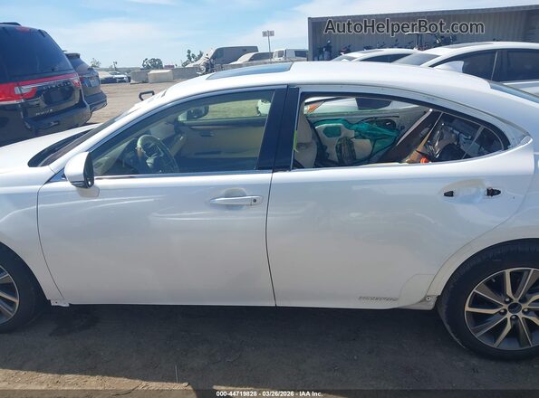 JTHBW1GG8H2147455 2017 LEXUS ES 300H Белый 