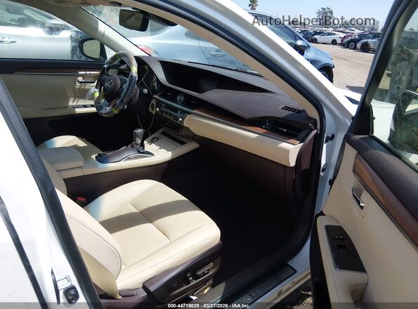 JTHBW1GG8H2147455 2017 LEXUS ES 300H Белый Вид салона спереди