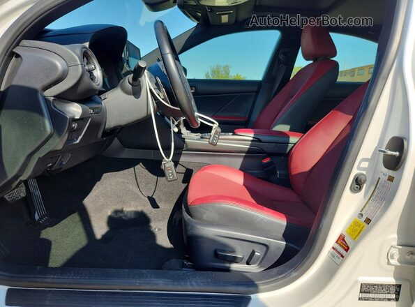 JTHC81F25M5043518 2021 LEXUS IS White Dashboard view