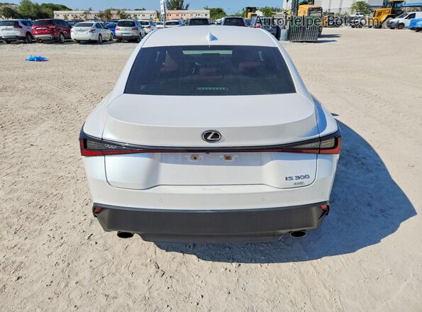 JTHC81F25M5043518 2021 LEXUS IS White Front interior view