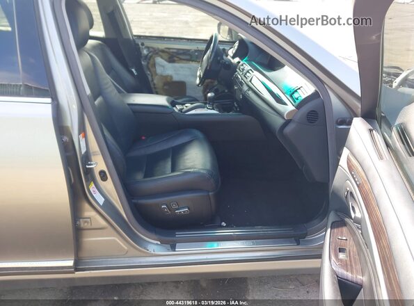 JTHCL5EFXH5028383 2017 LEXUS LS 460 Silver Widok wnętrza z przodu