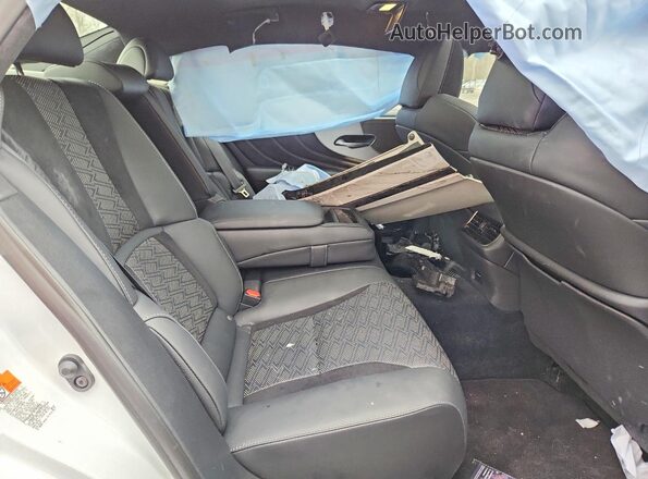 JTHF51GF6P5011639 2023 LEXUS LS White Widok tylnych siedzeń