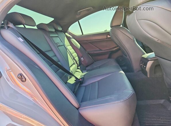 JTHGZ1B2XR5077384 2024 LEXUS IS Gray Widok tylnych siedzeń