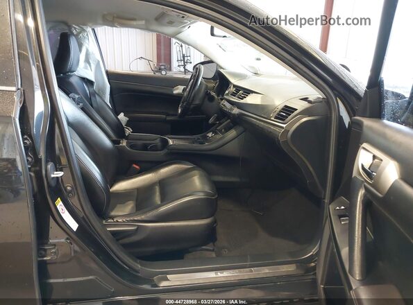 JTHKD5BH6H2291258 2017 LEXUS CT Black Widok wnętrza z przodu
