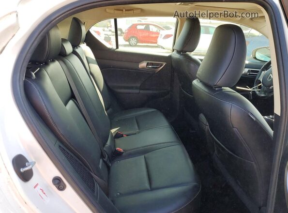 JTHKD5BH9H2299712 2017 LEXUS CT White 