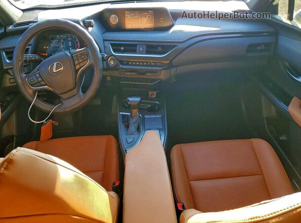 JTHP3JBHXM2042991 2021 LEXUS UX Зеленый 
