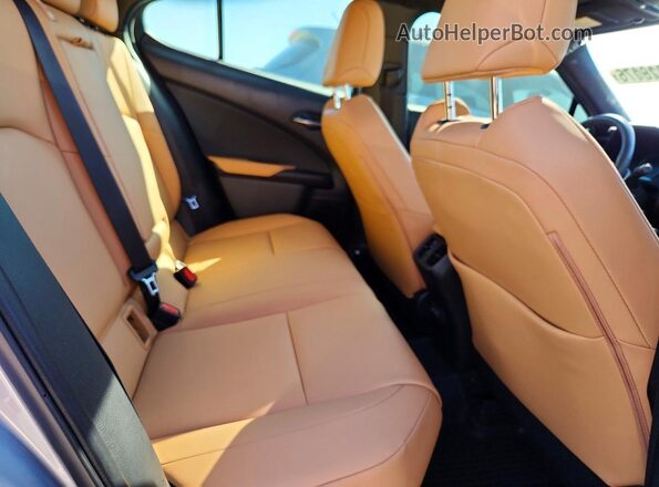JTHP6JBH6R2174287 2024 LEXUS UX Silver Vista interior trasera