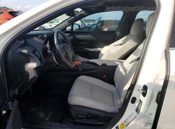 JTHP9JBH0M2042660 2021 LEXUS UX Белый Вид салона спереди
