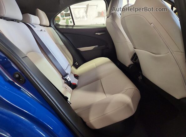 JTHP9JBH2N2061938 2022 LEXUS UX Blue Vista de los asientos traseros