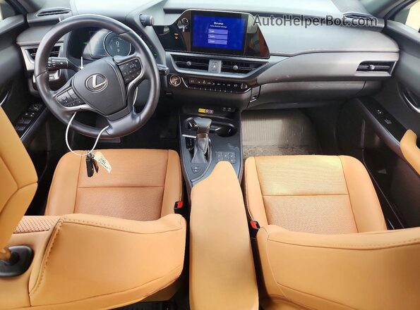 JTHP9JBH2R2074114 2024 LEXUS UX White Առջևի վահանակի տեսք