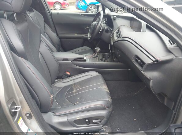 JTHU9JBH4K2000492 2019 LEXUS UX 250H Silver Widok wnętrza z przodu