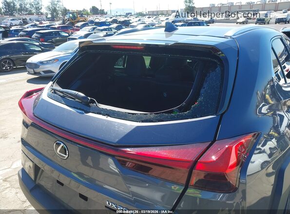 JTHX3JBH2N2046762 2022 LEXUS UX 200 Gray Front view
