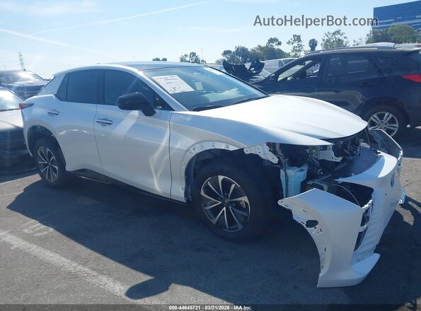JTJAAAAB3PA007064 2023 LEXUS RZ 450E White Widok wnętrza z tyłu