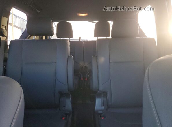 JTJAM7BX5P5350911 2023 LEXUS GX Silver Widok tylnych siedzeń
