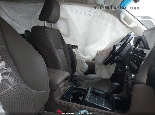 JTJAM7BX5P5384914 2023 LEXUS GX 460 White Vista interior delantera