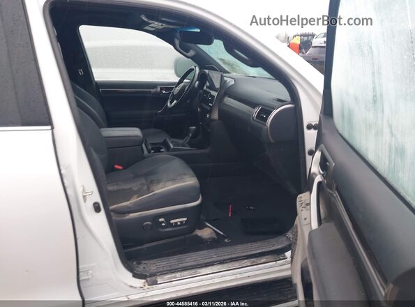 JTJAM7BX9P5375536 2023 LEXUS GX 460 White Widok wnętrza z przodu