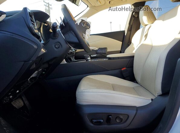 JTJCHMAA4R2014700 2024 LEXUS RX White Вид салону спереду