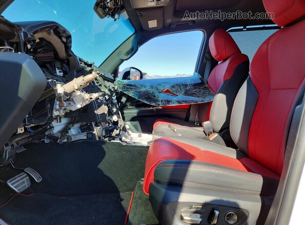 JTJMB7CX7S4075672 2025 LEXUS LX White Widok wnętrza z przodu