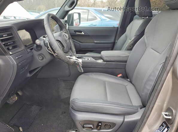 JTJTBCDX7R5015012 2024 LEXUS GX Silver Вид салону спереду