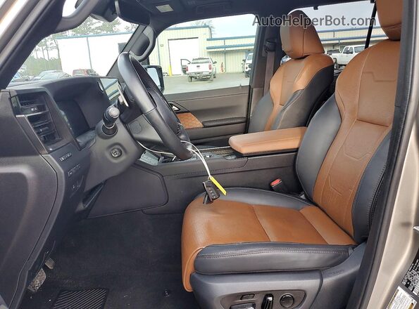 JTJVBCDX1R5005973 2024 LEXUS GX Silver Вид салону спереду