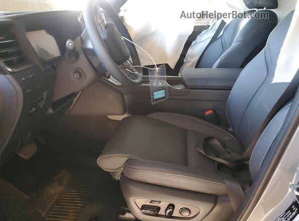 JTJVBCDX4T5074809 2026 LEXUS GX Gray Вид салону спереду