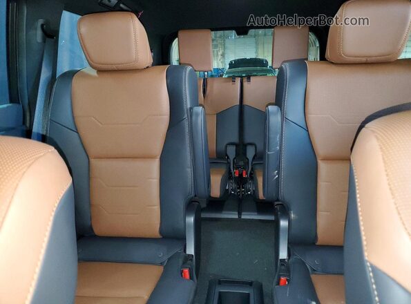 JTJVBCDX9S5065103 2025 LEXUS GX Silver Widok tylnych siedzeń