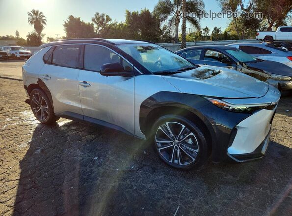JTMABACA7RA063886 2024 TOYOTA LIMITED Silver Przód prawy