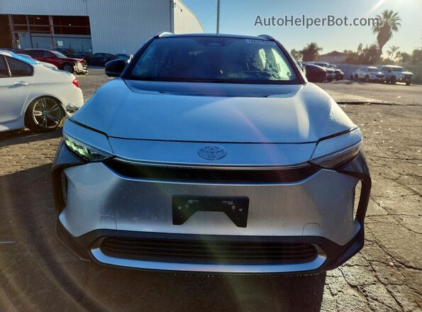 JTMABACA7RA063886 2024 TOYOTA LIMITED Silver Widok z przodu