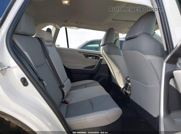 JTMB6RFV1SD581938 2025 TOYOTA LE White VIN კოდის სტიკერის ხედი