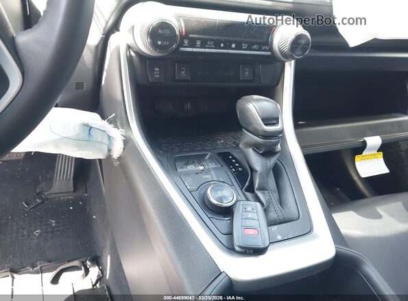 JTMB6RFV2RJ041204 2024 TOYOTA LE White Widok deski rozdzielczej