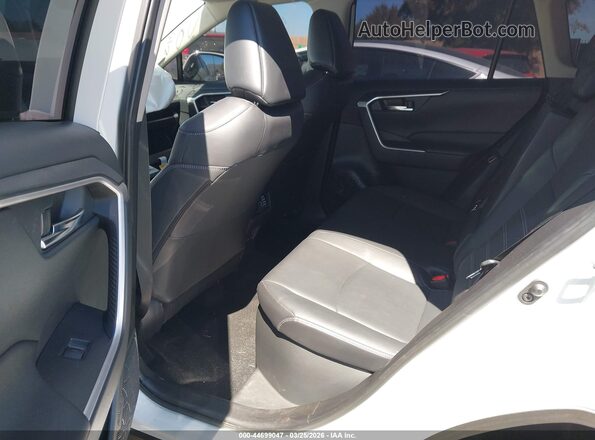JTMB6RFV2RJ041204 2024 TOYOTA LE White Widok naklejki z numerem VIN