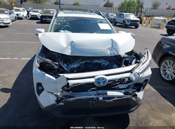 JTMB6RFV2RJ041204 2024 TOYOTA LE White Widok z przodu