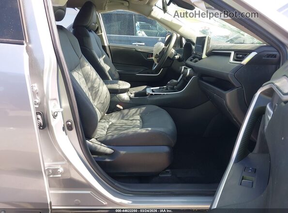 JTMB6RFV3RJ044855 2024 TOYOTA LE Silver 