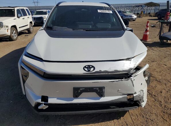 JTMBCAEB7TJ000284 2026 TOYOTA LE White Widok z przodu