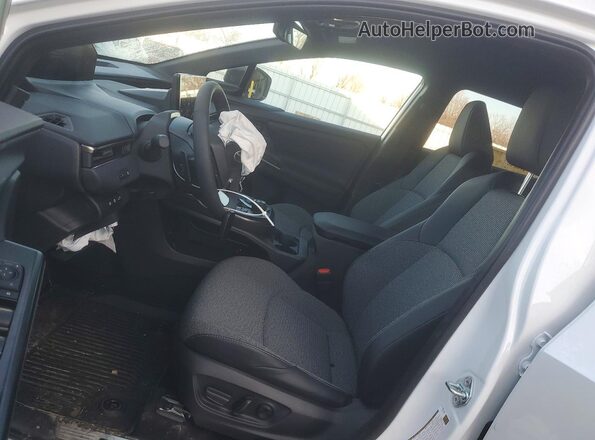 JTMBDAFB8TA000998 2026 TOYOTA LE White Widok wnętrza z przodu