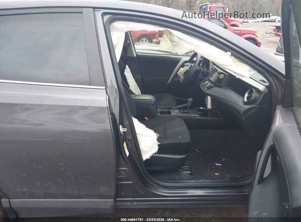 JTMBFREV3JJ235732 2018 TOYOTA LE Gray Front interior view