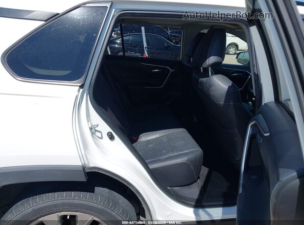 JTMC1RFV6KD022906 2019 TOYOTA LE White VIN կոդի պիտակի տեսք