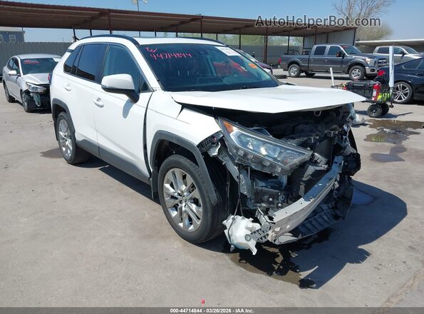 JTMC1RFV6KD022906 2019 TOYOTA LE White 