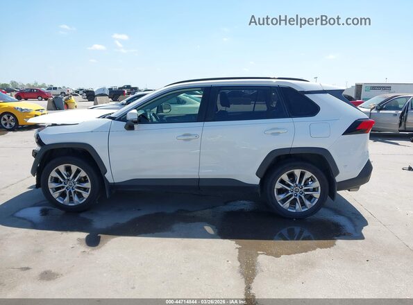JTMC1RFV6KD022906 2019 TOYOTA LE White 