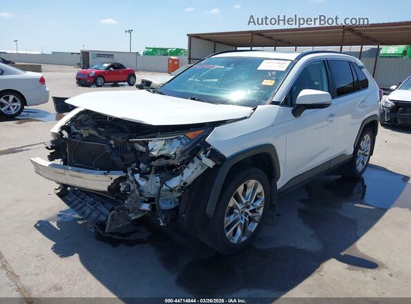 JTMC1RFV6KD022906 2019 TOYOTA LE White 