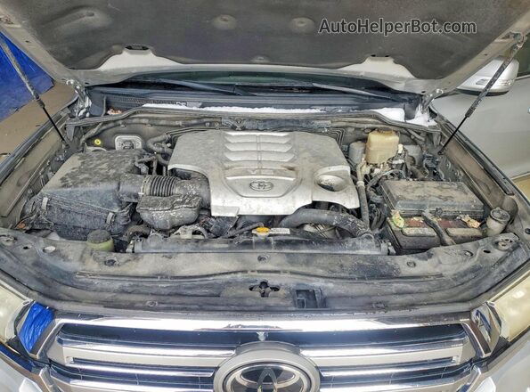 JTMCY7AJ4G4043491 2016 TOYOTA LAND Silver უკანა სალონის ხედი