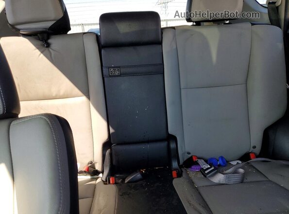 JTMDJREV2JD174461 2018 TOYOTA LIMITED Серебряный Вид задних сидений