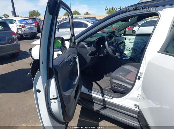 JTMEB3FV1RD203277 2024 TOYOTA RAV4 PRIME White Вид салону спереду