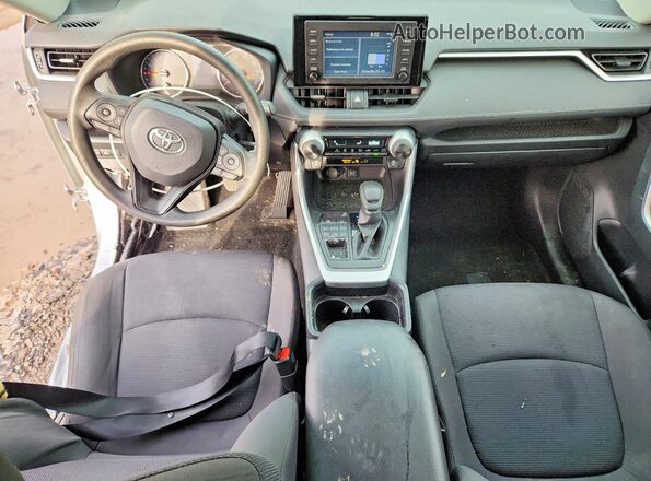 JTMF1RFV9KJ013275 2019 TOYOTA LE Silver Widok deski rozdzielczej