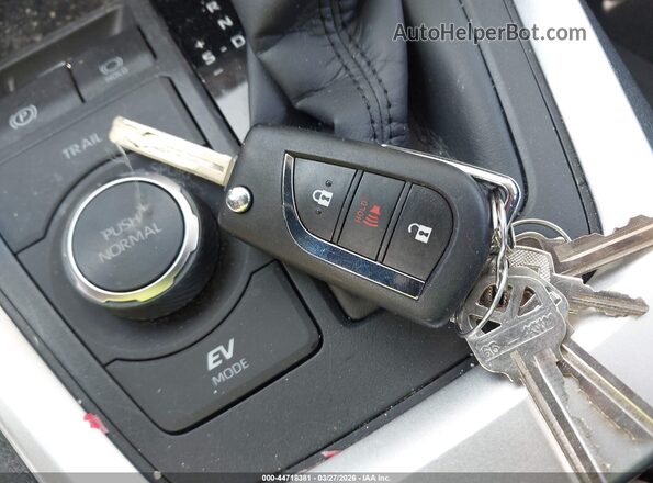 JTMMWRFV2SD299266 2025 TOYOTA LE Red Առջևի վահանակի տեսք