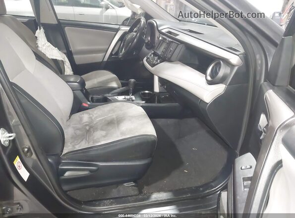 JTMRFREV2HD217973 2017 TOYOTA LE Gray Front interior view