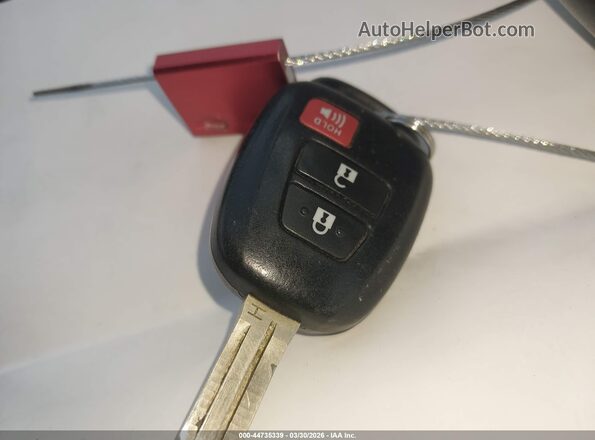 JTMRFREV4HJ117617 2017 TOYOTA LE White 