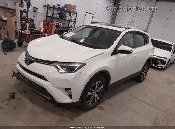 JTMRFREV5HJ118677 2017 TOYOTA LE White 