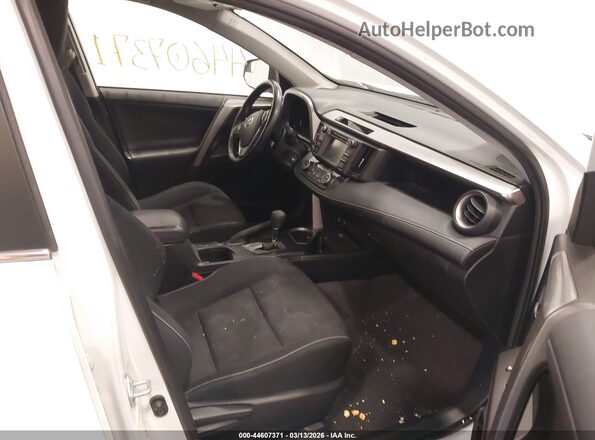 JTMRFREV5HJ118677 2017 TOYOTA LE White 