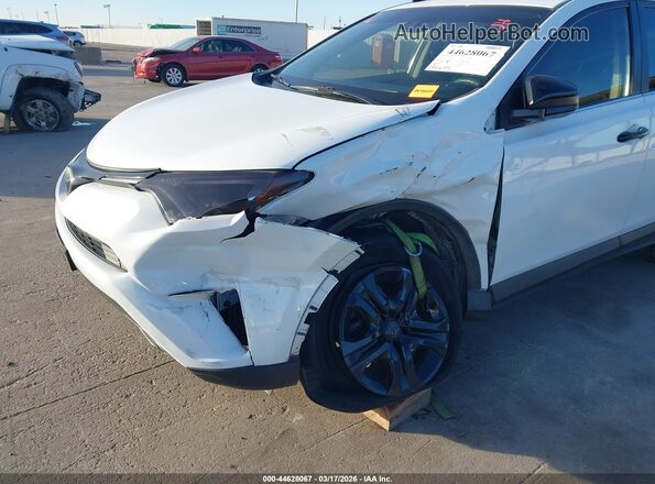 JTMZFREVXJJ206825 2018 TOYOTA LE White Front view